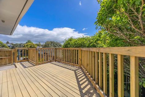 Photo of property in 2/89 Diana Drive, Glenfield, Auckland, 0627