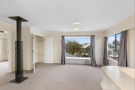 Photo of property in 11 Matipo Street, Levin, 5510