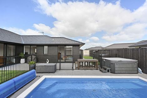 Photo of property in 25 Kimbrae Drive, Rototuna North, Hamilton, 3210