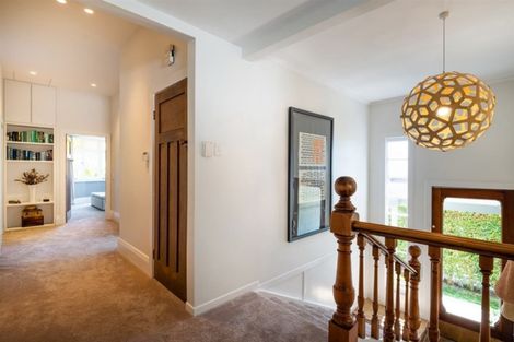 Photo of property in 15 Le Roy Terrace, Birkenhead, Auckland, 0626