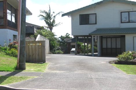 Photo of property in 2/26 Ridge Road, Waiake, Auckland, 0630
