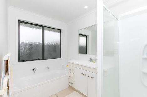 Photo of property in 213 Dixon Road, Fitzroy, Hamilton, 3206