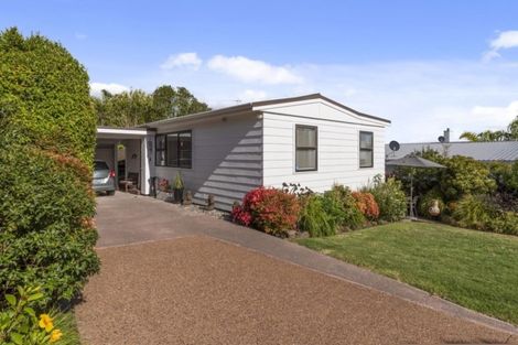 Photo of property in 2/17 County Road, Torbay, Auckland, 0630