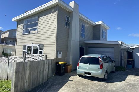 Photo of property in 38b Ruskin Road, Newlands, Wellington, 6037