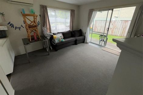 Photo of property in 31 Cumberland Street, Merrilands, New Plymouth, 4312