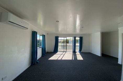 Photo of property in 3a Waterview Road West, Takanini, 2112