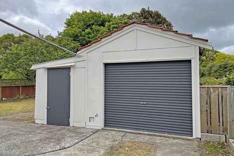 Photo of property in 28 Pahiatua Street, Hokowhitu, Palmerston North, 4410