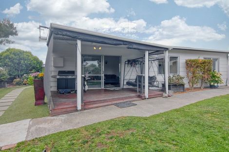 Photo of property in 17 Cargill Grove, Kelvin Grove, Palmerston North, 4414