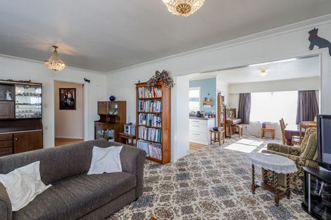 Photo of property in 12 Duke Street, Levin, 5510