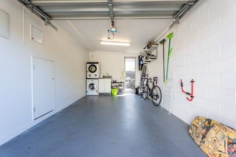 Photo of property in 2/64 Holly Road, St Albans, Christchurch, 8014