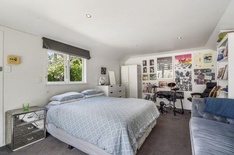 Photo of property in 5 Turnbull Road, Narrow Neck, Auckland, 0624