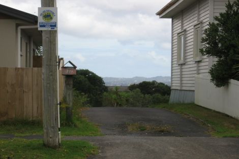 Photo of property in 2/37 Beach Haven Road, Beach Haven, Auckland, 0626