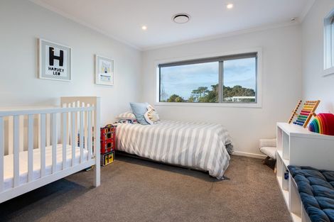Photo of property in 131a Kowhai Road, Mairangi Bay, Auckland, 0630