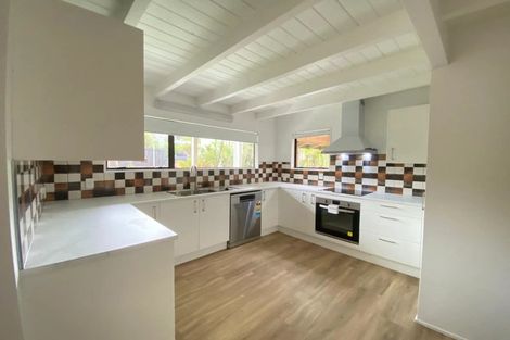 Photo of property in 2/24 Matipo Road, Mairangi Bay, Auckland, 0630