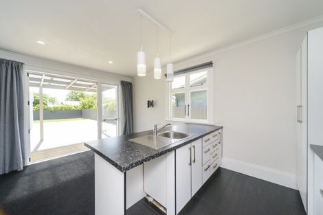 Photo of property in 11 Shamrock Street, Takaro, Palmerston North, 4412