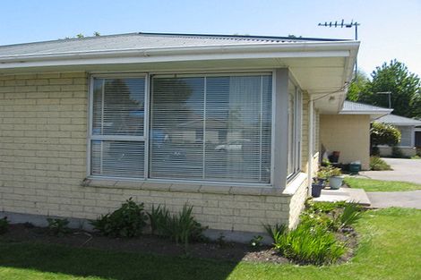 Photo of property in 367 Main North Road, Redwood, Christchurch, 8051