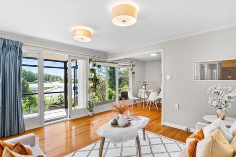 Photo of property in 7a Cunliffe Road, Redwood, Christchurch, 8051