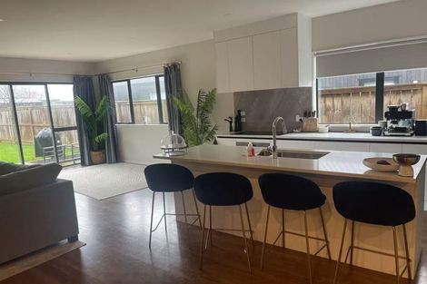 Photo of property in 7 Benjamin Place, Clevedon, 2582