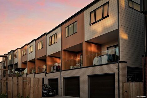 Photo of property in 11/9 Schnapper Rock Road, Greenhithe, Auckland, 0632