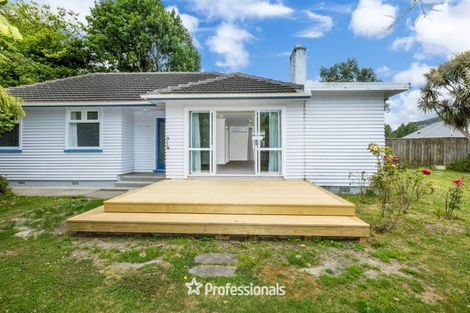 Photo of property in 122 Mcleod Street, Elderslea, Upper Hutt, 5018