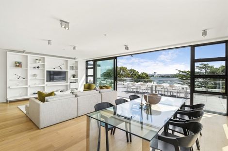 Photo of property in 10/258 Hurstmere Road, Takapuna, Auckland, 0622