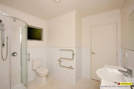 Photo of property in 12 Winstone Place, Highlands Park, New Plymouth, 4312