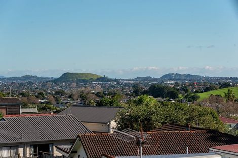 Photo of property in 18 Sheralee Place, Bucklands Beach, Auckland, 2014