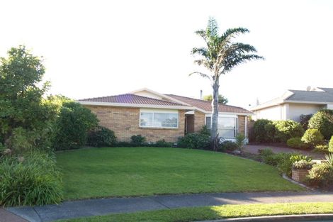 Photo of property in 23 Simon Owen Place, Golflands, Auckland, 2013