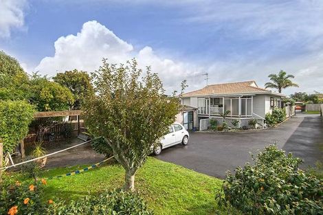 Photo of property in 8 De Quincey Terrace, Highland Park, Auckland, 2010