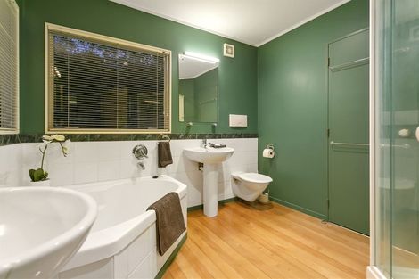 Photo of property in 2/74 Braemar Road, Castor Bay, Auckland, 0620