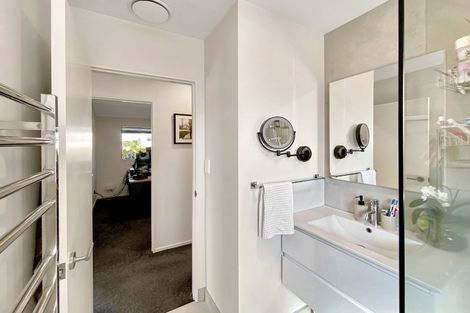 Photo of property in 19a Akoranga Drive, Northcote, Auckland, 0627