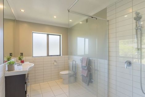 Photo of property in 19 Bluewater Place, Paraparaumu, 5032