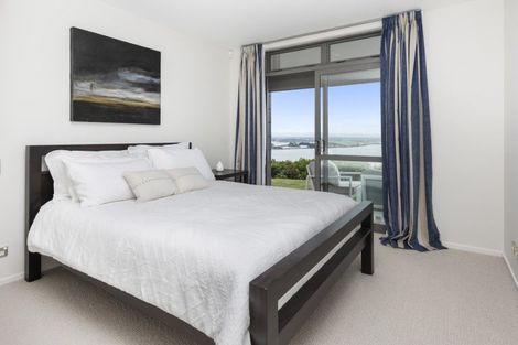 Photo of property in 5 Ophir Lane, Redcliffs, Christchurch, 8081