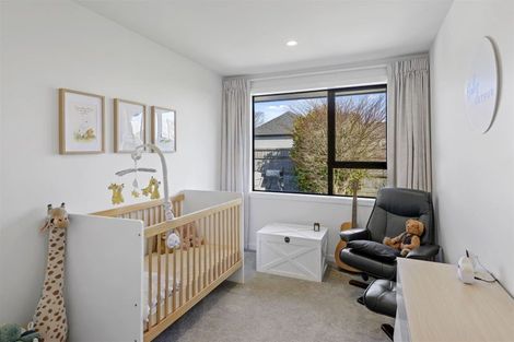 Photo of property in 2/74a Jeffreys Road, Fendalton, Christchurch, 8052