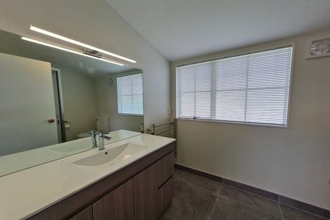 Photo of property in 14 Redfern Lane, Glenfield, Auckland, 0629