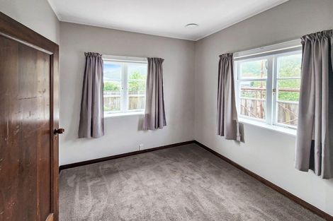 Photo of property in 52 Bell Road, Waiwhetu, Lower Hutt, 5010