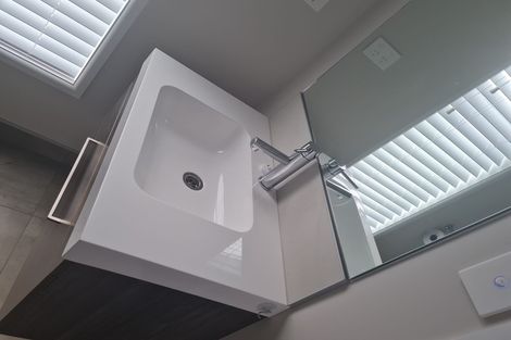 Photo of property in 11 Vogwill Road, Kumeu, 0810