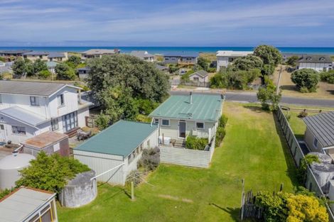 Photo of property in 32 Rua Avenue, Waitarere Beach, Levin, 5510