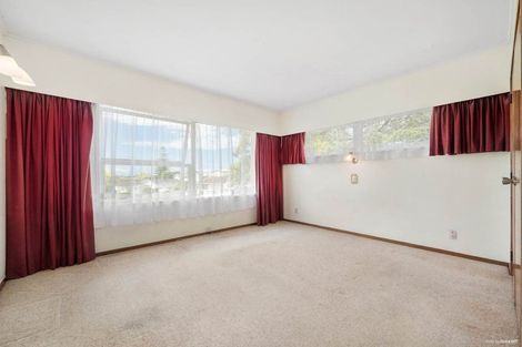 Photo of property in 5 Cheryl Place, Hillcrest, Auckland, 0627