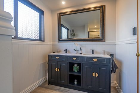 Photo of property in 79 Waterloo Crescent, Hokowhitu, Palmerston North, 4410