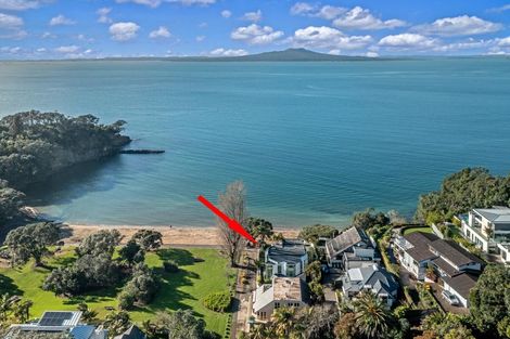 Photo of property in 1/9 The Esplanade, Castor Bay, Auckland, 0620