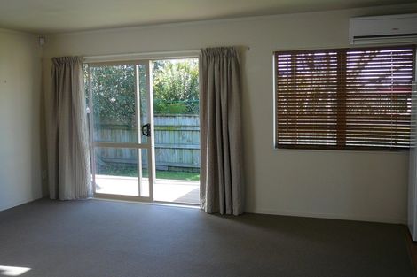 Photo of property in 914 Grove Road, Mayfair, Hastings, 4122