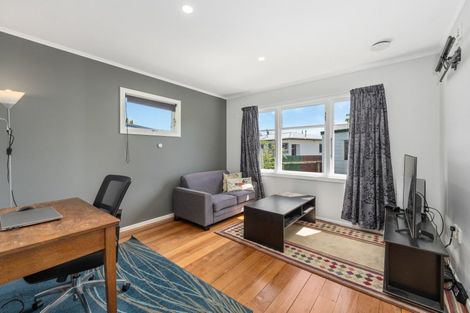 Photo of property in 10 Pitama Road, Awapuni, Palmerston North, 4412