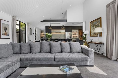 Photo of property in 10 Weka Street, Fendalton, Christchurch, 8041