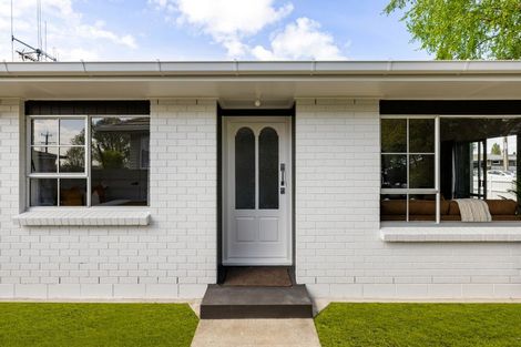 Photo of property in 1 Hilton Road, St Andrews, Hamilton, 3200