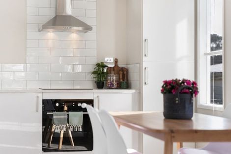 Photo of property in 5 Sutton Avenue, Mangere East, Auckland, 2024