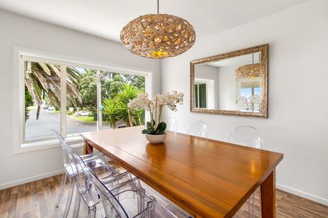 Photo of property in 1/22 Tiri Road, Milford, Auckland, 0620
