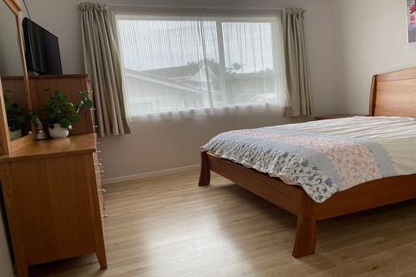 Photo of property in 15 Vanbrugh Place, Bucklands Beach, Auckland, 2014