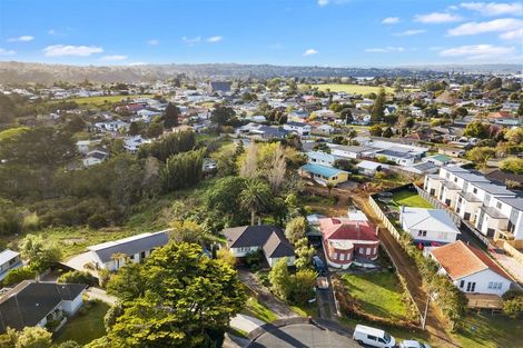 Photo of property in 9 Springbank Lane, Te Atatu Peninsula, Auckland, 0610