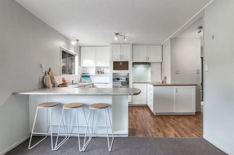 Photo of property in 16 Kinloch Place, Papakowhai, Porirua, 5024